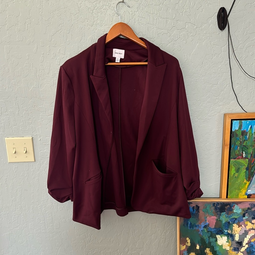 Nine west jersey blazer burgandy color- nice detail